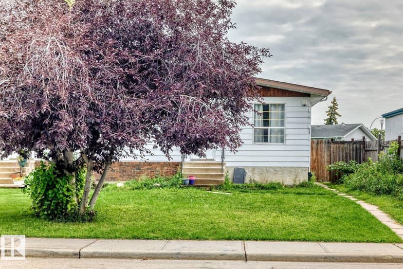1035 Lakewood Rd N NW, Edmonton, photo 2