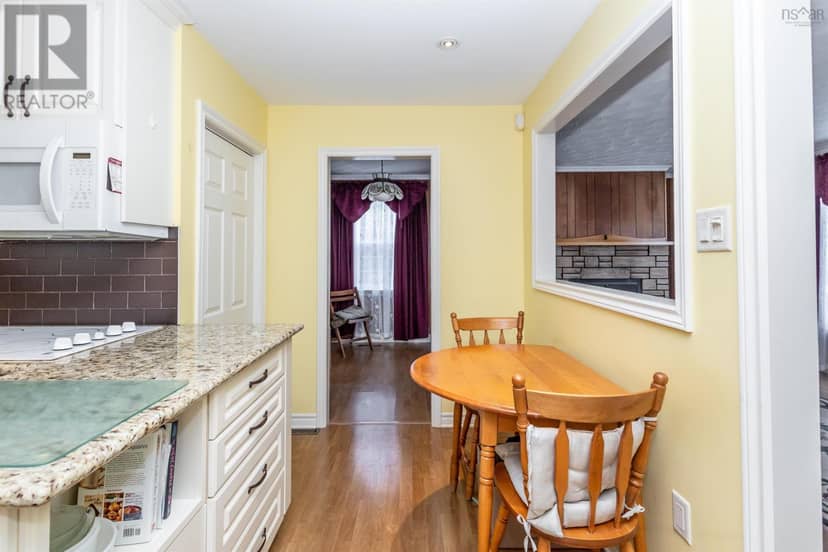 11 MacLean Street — photo 15 of 33