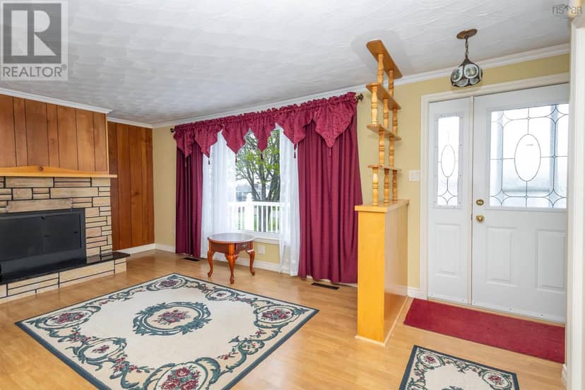 11 MacLean Street — photo 16 of 33