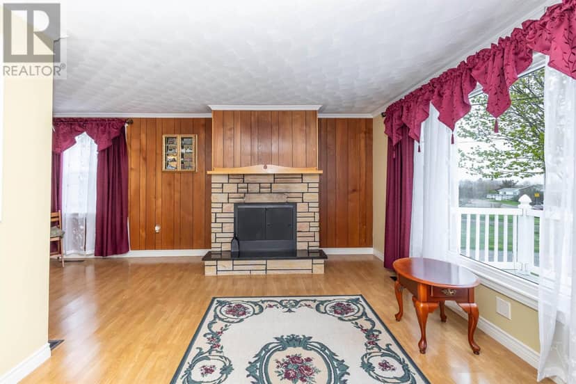 11 MacLean Street — photo 17 of 33