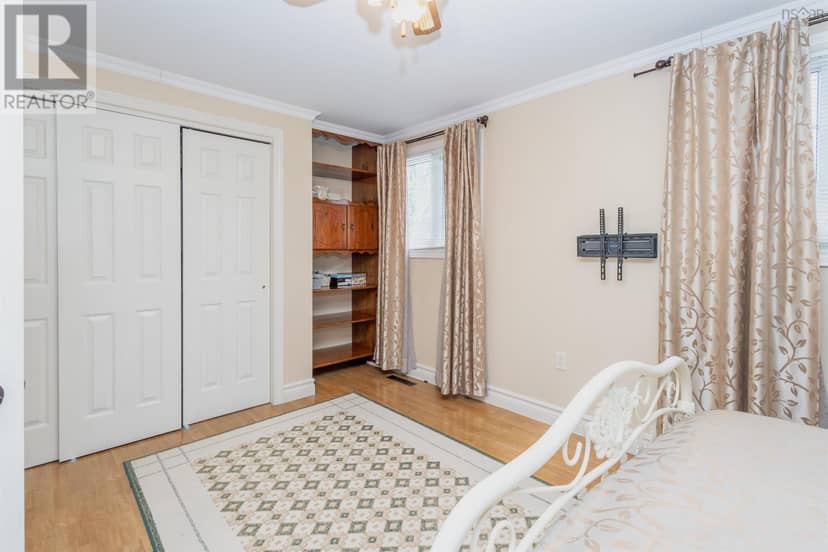 11 MacLean Street — photo 23 of 33