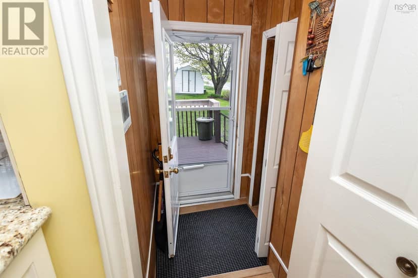 11 MacLean Street — photo 9 of 33