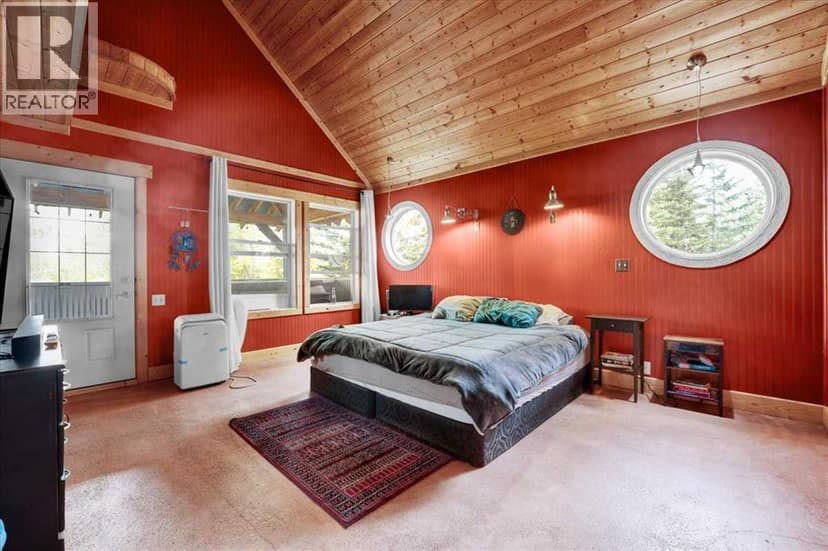 224 7 Street NE — photo 20 of 40