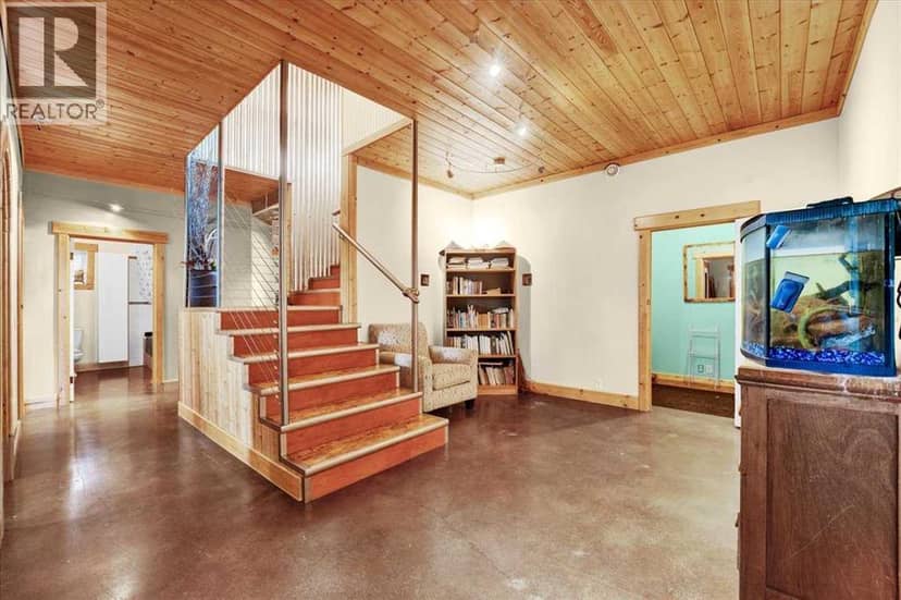 224 7 Street NE — photo 31 of 40