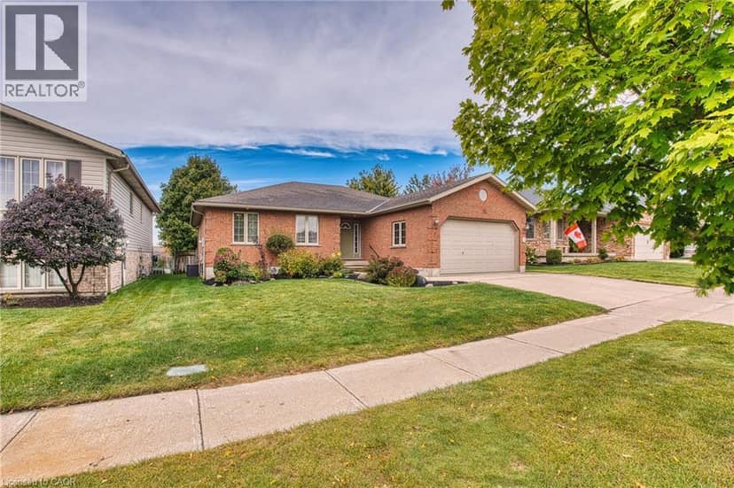 755 WALLACE Avenue S, Listowel, photo 3