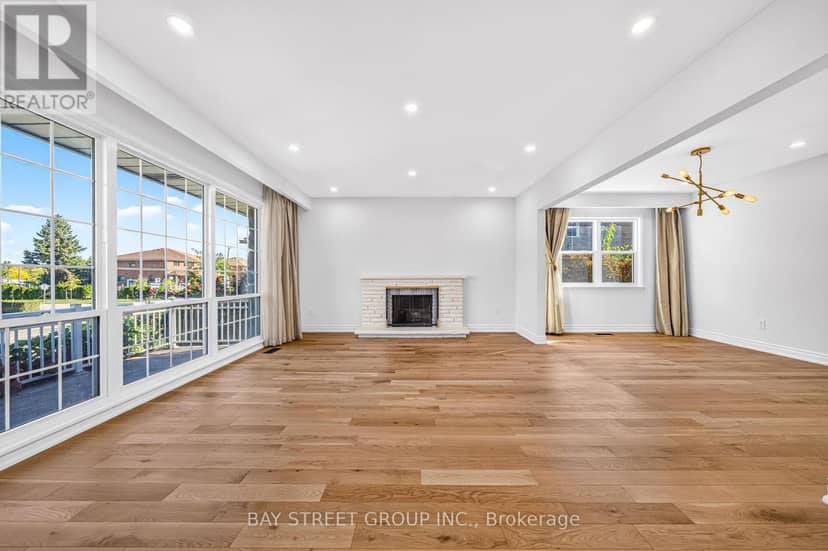 203 Cassandra Boulevard, Toronto, photo 6