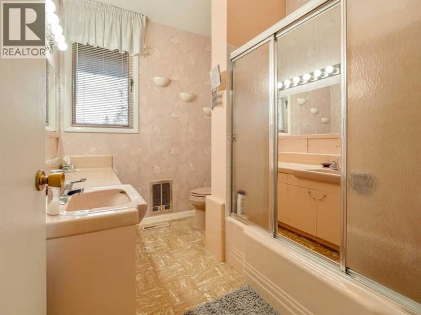 1088 Morden Avenue — photo 12 of 40