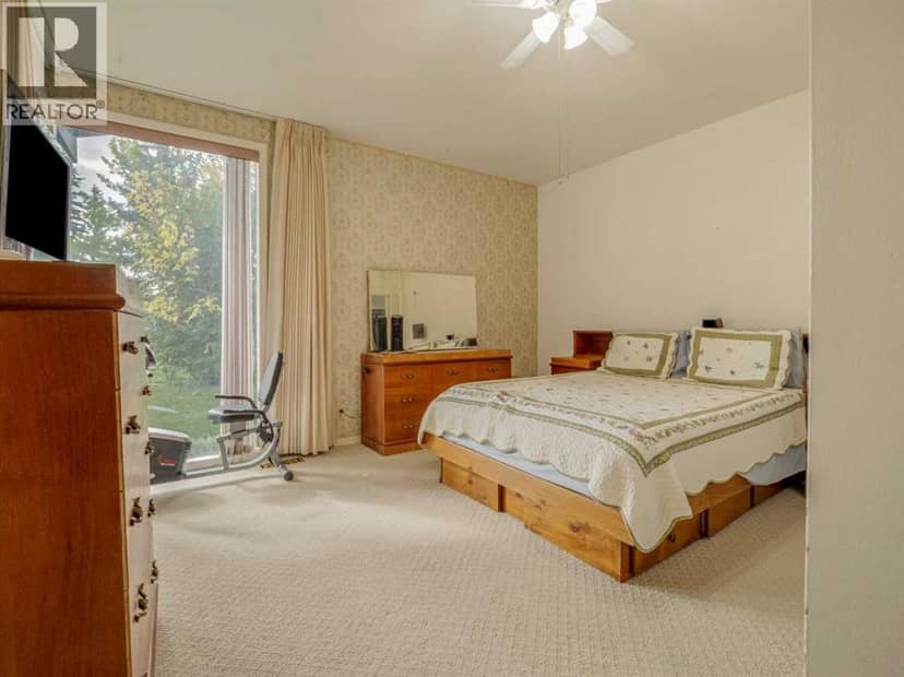 1088 Morden Avenue — photo 13 of 40