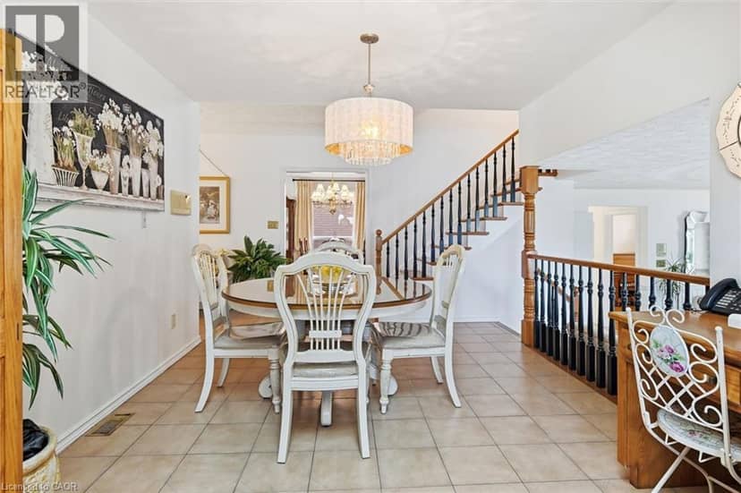 83 OAKRIDGE Drive — photo 12 of 40