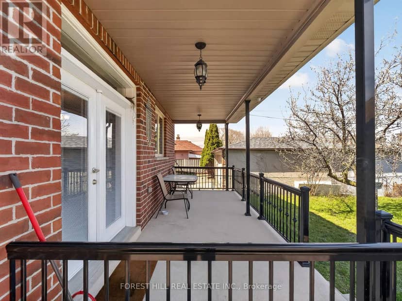 114 Regent Road, Toronto, photo 3