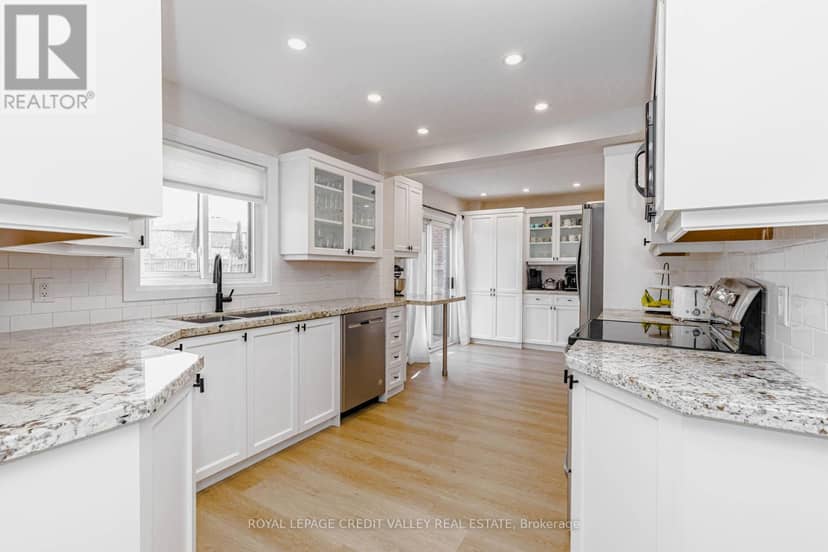 85 Derose Avenue — photo 12 of 40