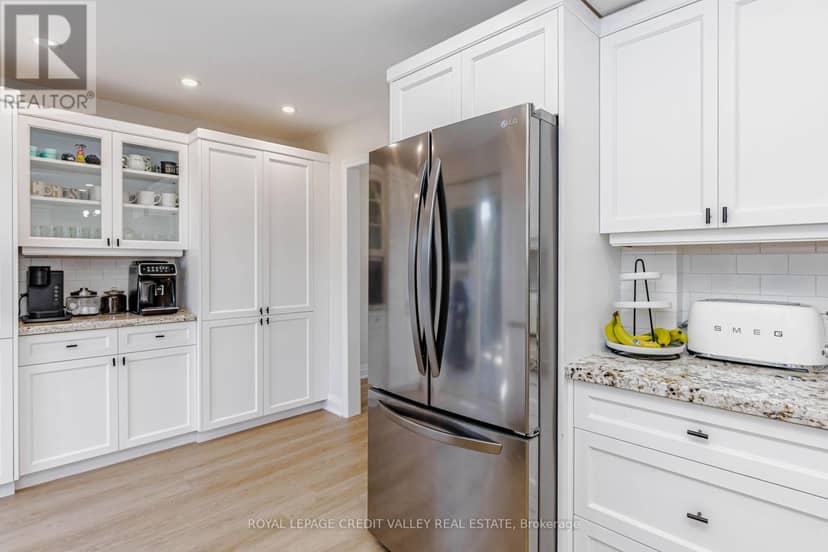 85 Derose Avenue — photo 17 of 40