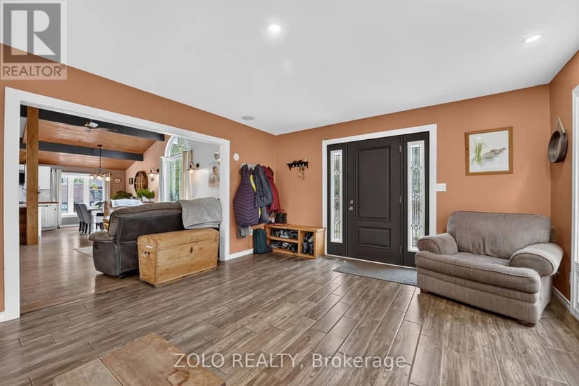 381 Beachview Avenue — photo 4 of 40