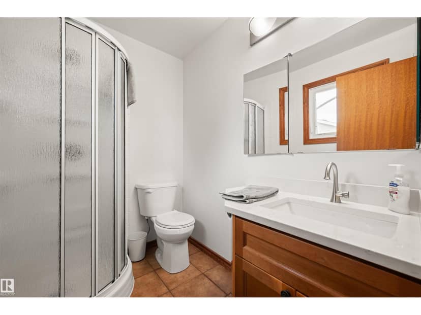 704 Warwick Rd NW — photo 14 of 40