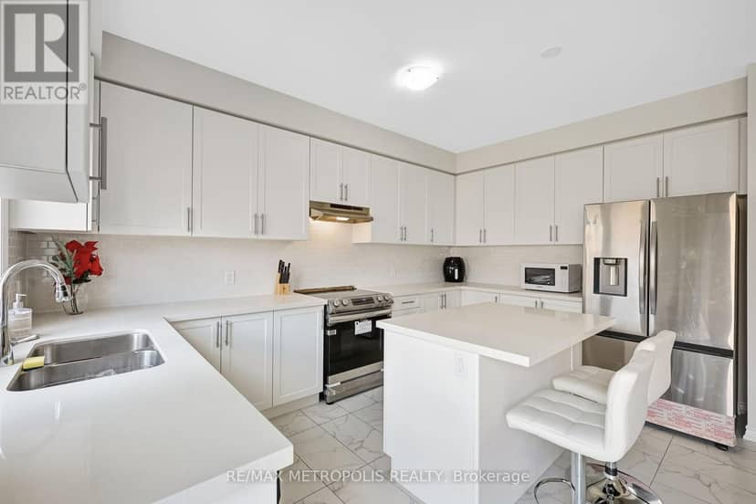 15 Douglas Kemp Crescent — photo 14 of 40