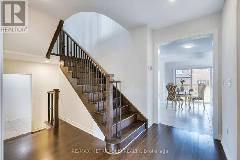 15 Douglas Kemp Crescent — photo 18 of 40
