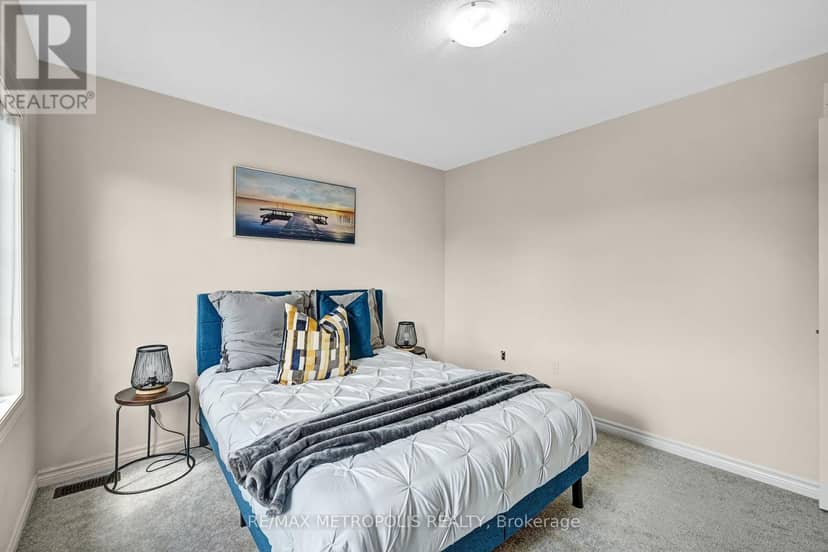 15 Douglas Kemp Crescent — photo 21 of 40