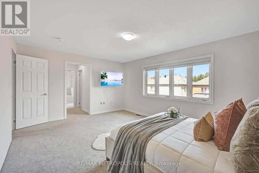 15 Douglas Kemp Crescent — photo 31 of 40