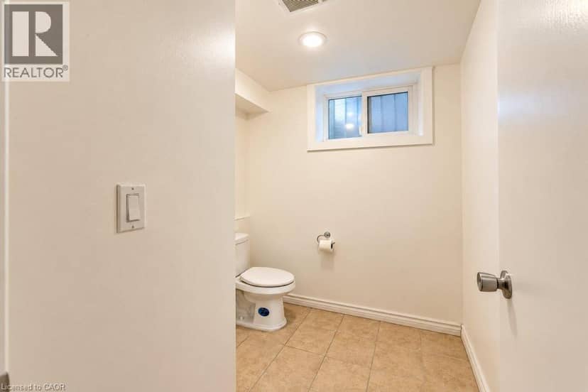 31 FAIRLEIGH Crescent — photo 27 of 35