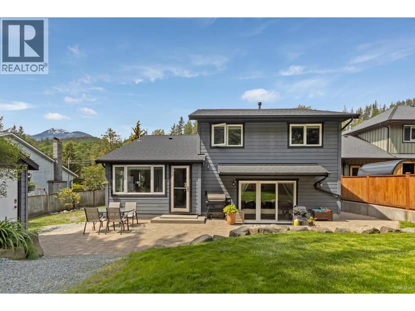 38582 WESTWAY AVENUE, Squamish
