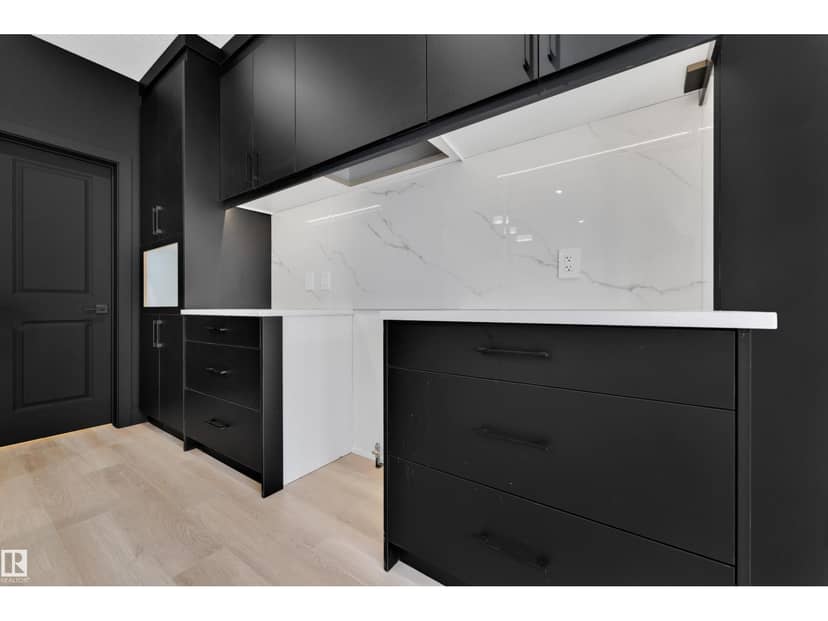 261 Linden LO — photo 10 of 37