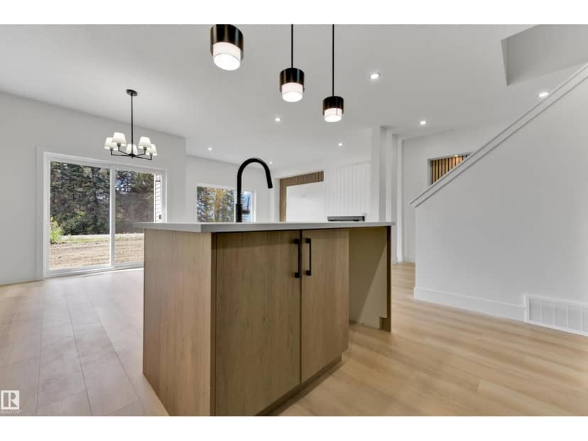 261 Linden LO — photo 11 of 37
