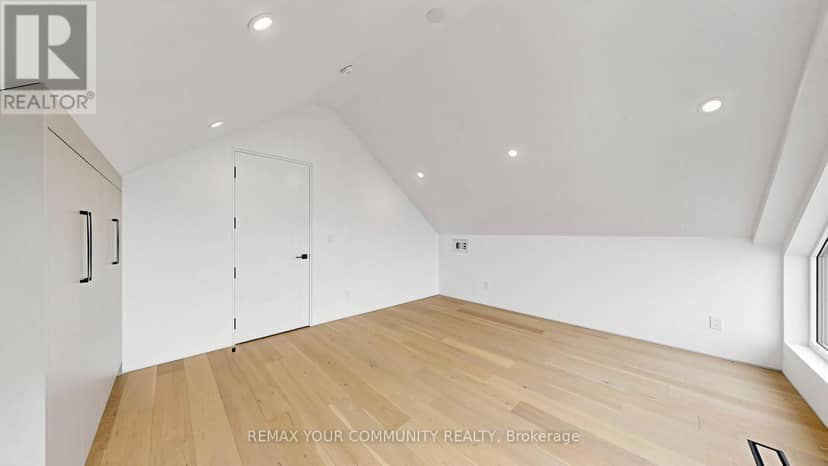 2970A Bayview Avenue — photo 31 of 40