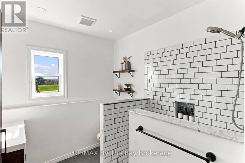 2574 Fairgrounds Road S — photo 13 of 40