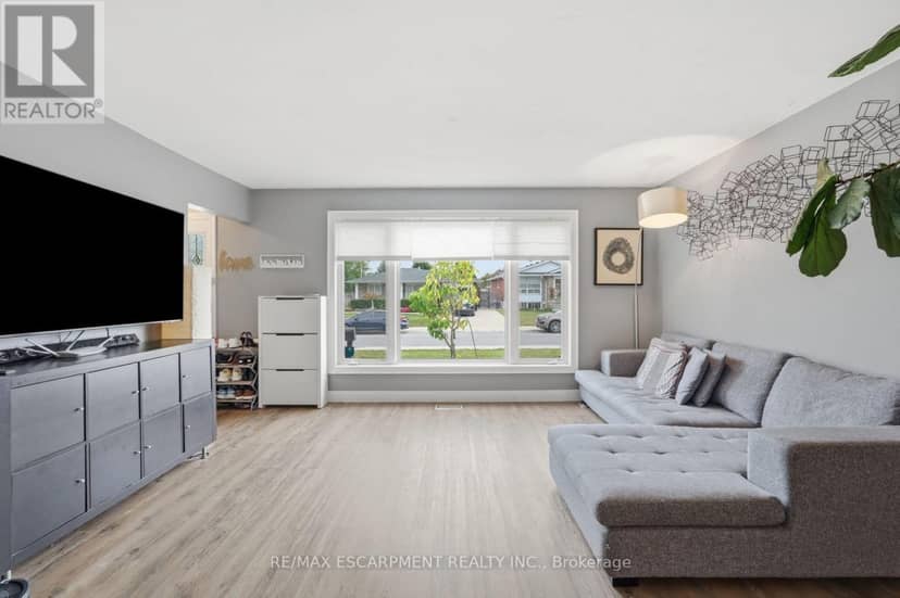 19 Ellingwood Avenue — photo 10 of 24