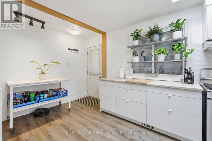 19 Ellingwood Avenue — photo 9 of 24