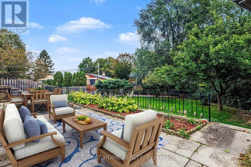 11 Fareham Crescent, Toronto, photo 4