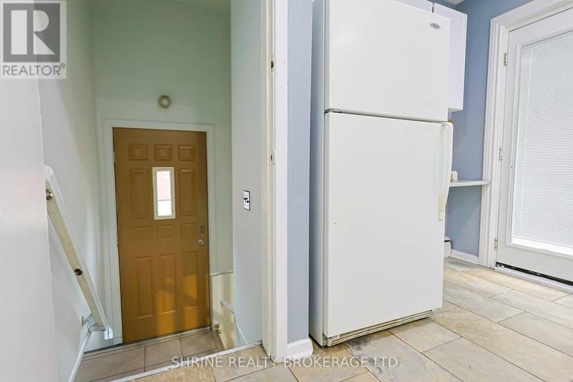 321 Salisbury Street — photo 10 of 27