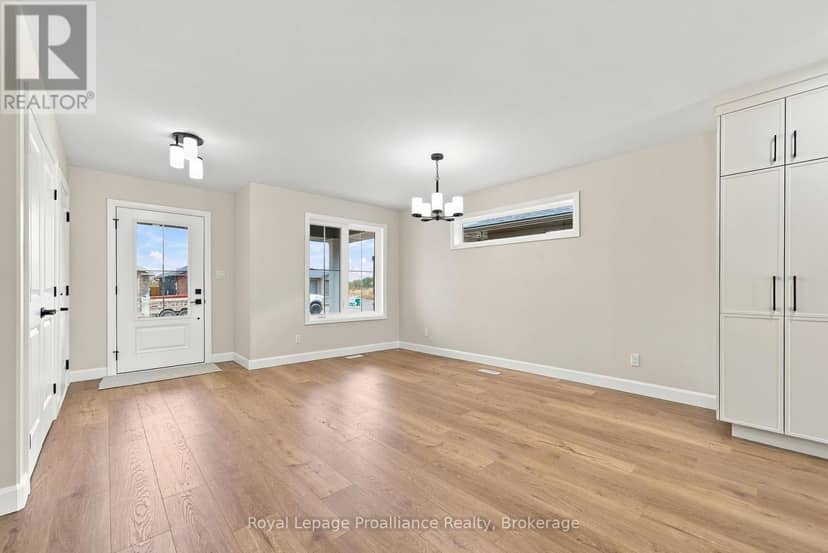 100 Hastings Park Drive — photo 5 of 40