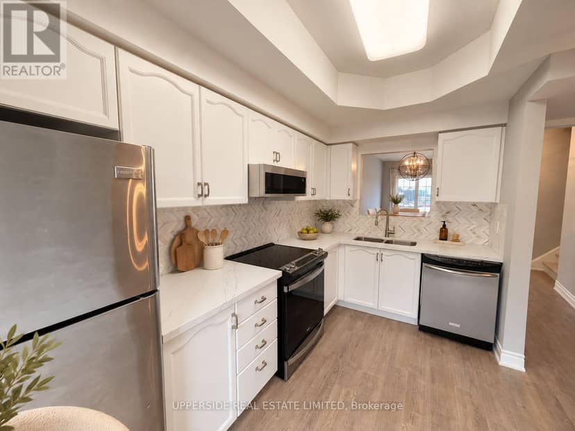 10 - 23 Observatory Lane, Richmond Hill, photo 6