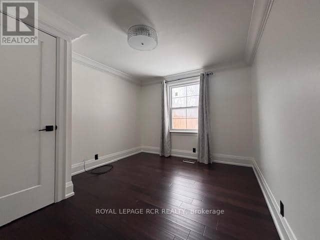 134 Queen Street N — photo 20 of 37