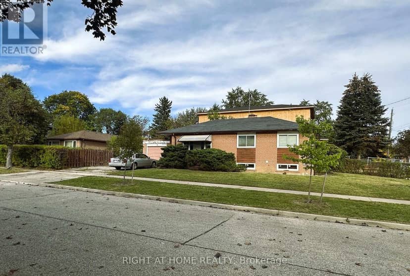 19 Upminster Crescent, Toronto, photo 2