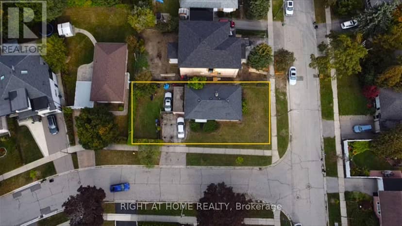 19 Upminster Crescent, Toronto, photo 6
