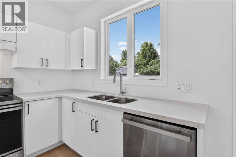 203 PARK Street — photo 16 of 40
