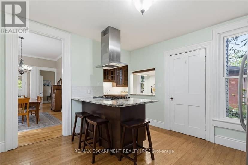 4245 William Street — photo 13 of 40