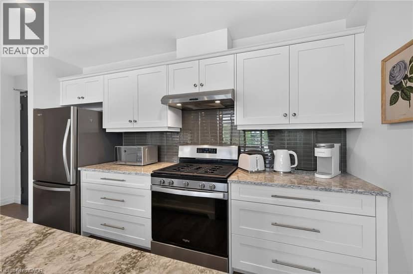 38 HARBOUR Street Unit# 304 — photo 10 of 40