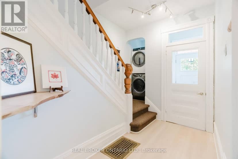 33 Argyle Avenue — photo 2 of 40