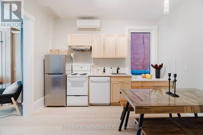 33 Argyle Avenue — photo 3 of 40