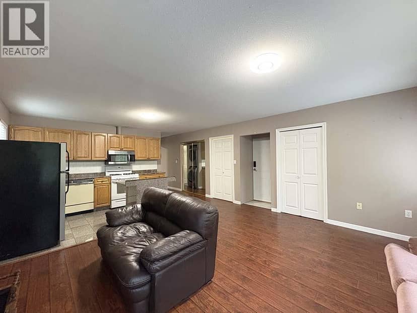 Garden 5225 CANADA WAY, Burnaby, photo 3