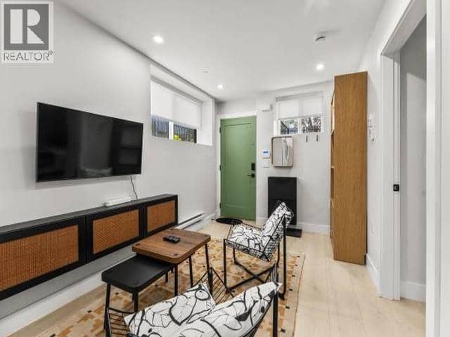 Basement 32XX E 44TH AVENUE, Vancouver, photo 3