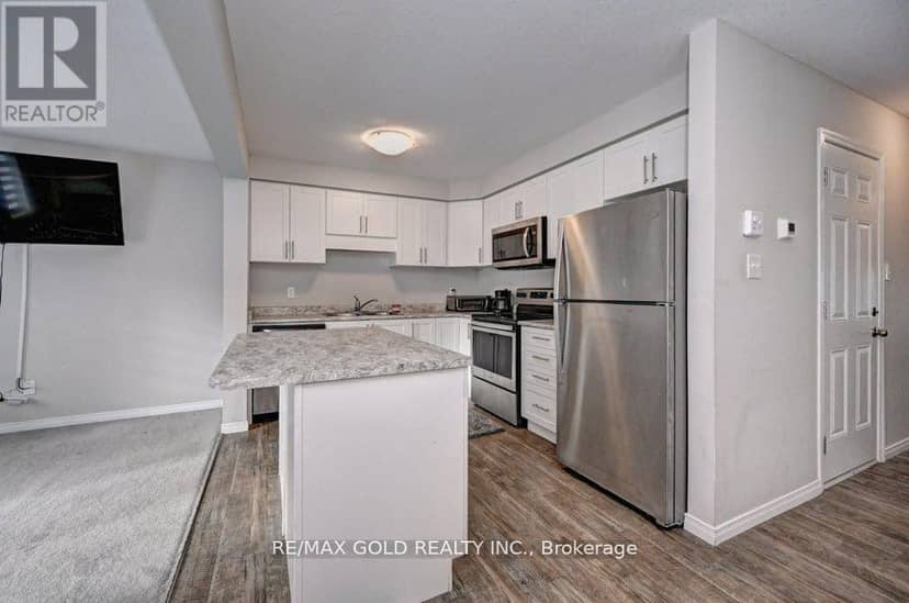 35 - 50 Pinnacle Drive — photo 10 of 25