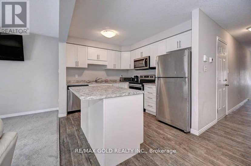35 - 50 Pinnacle Drive — photo 6 of 25