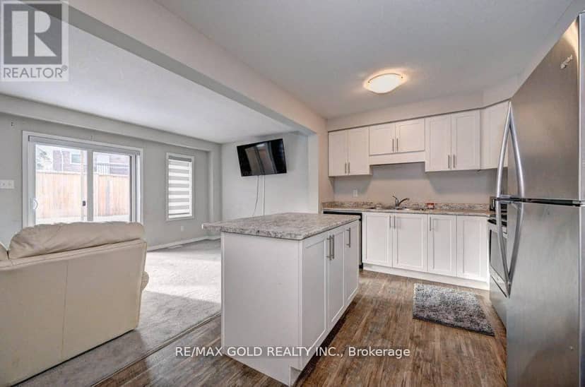 35 - 50 Pinnacle Drive — photo 9 of 25
