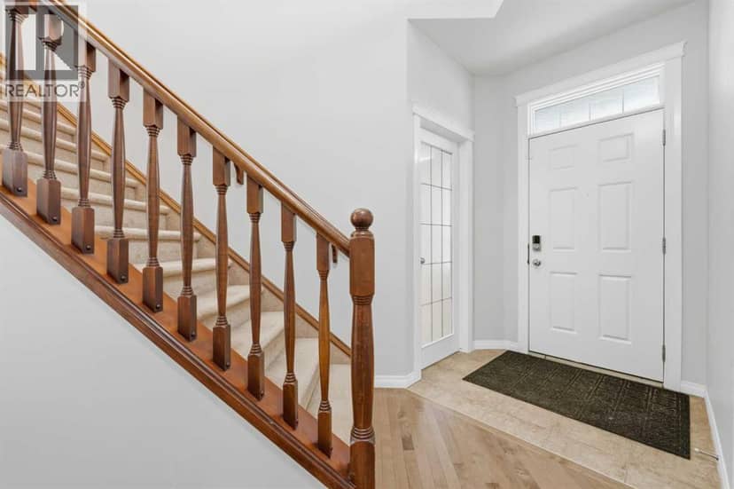 38 Silverado Skies Crescent SW, Calgary, photo 2