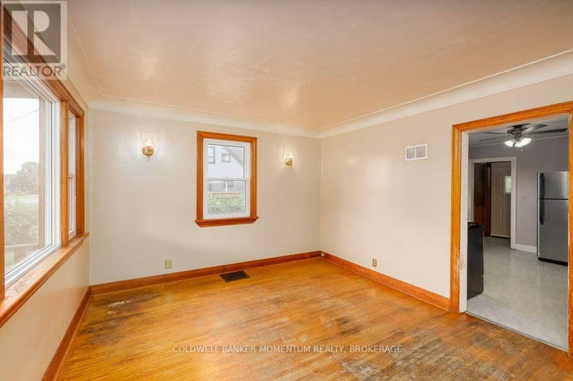 18 Pietz Avenue, Welland, photo 4