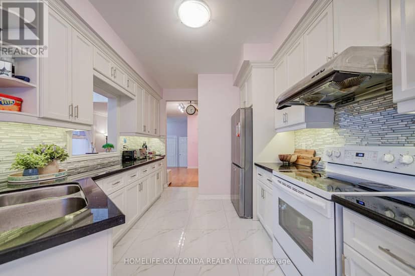 25 Eastpine Drive — photo 11 of 40